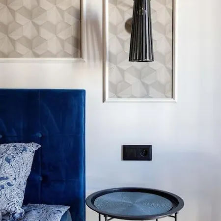 Close-central - Center - One Bedroom - Jp19 *