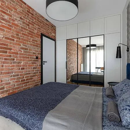Close Apartment Breslau