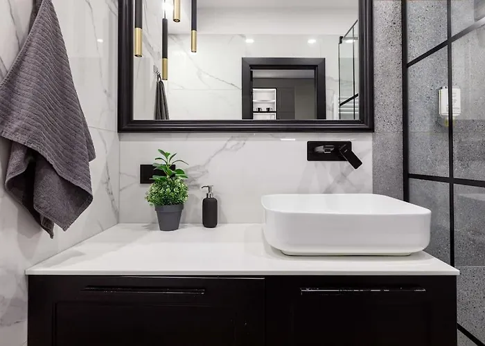 Close فروتسواف